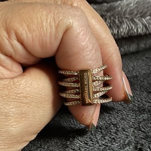 Anillo oro michale kors!! Elegante medida 7!!!!!!!